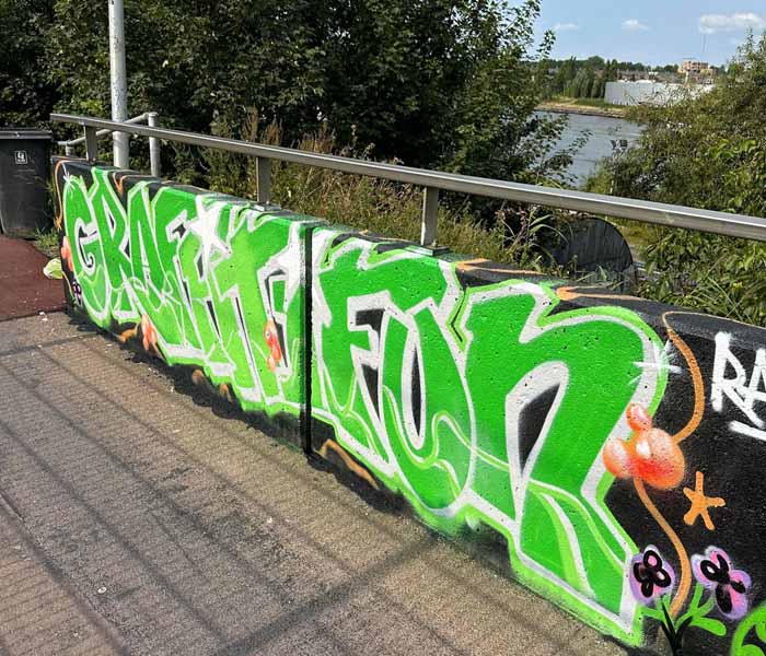 Graffitifun piece Dutch graffiti